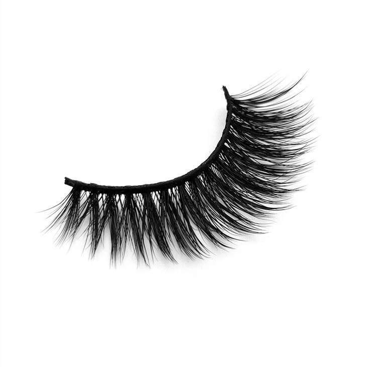SIlk Eyelashes Are Indispensable For Costume Party